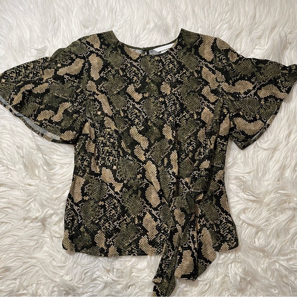 Snake print tie-waist blouse - Picture 2 of 5
